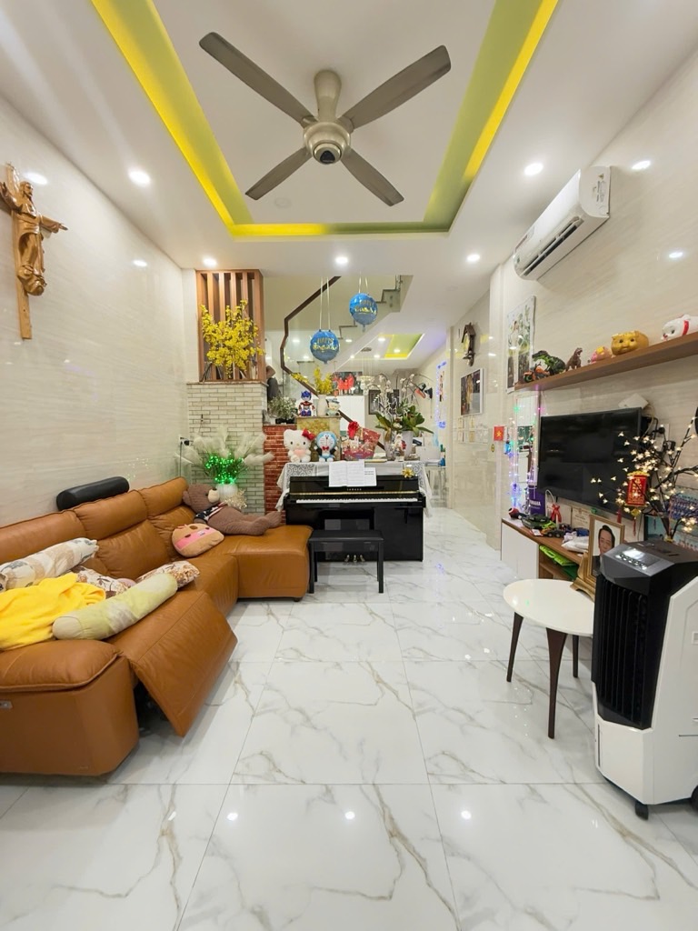 Hẻm ba gác  𝙇Ạ𝘾 𝙇𝙊𝙉𝙂 𝙌𝙐Â𝙉 , thông nhiều hướng . - Ảnh 1